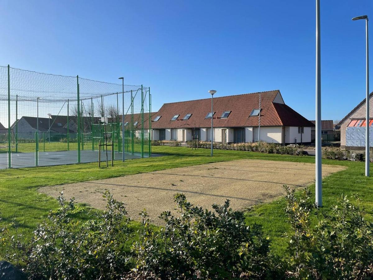 Gezellig vakantiehuisje -4p- met tuin en parking Koksijde Buitenkant foto