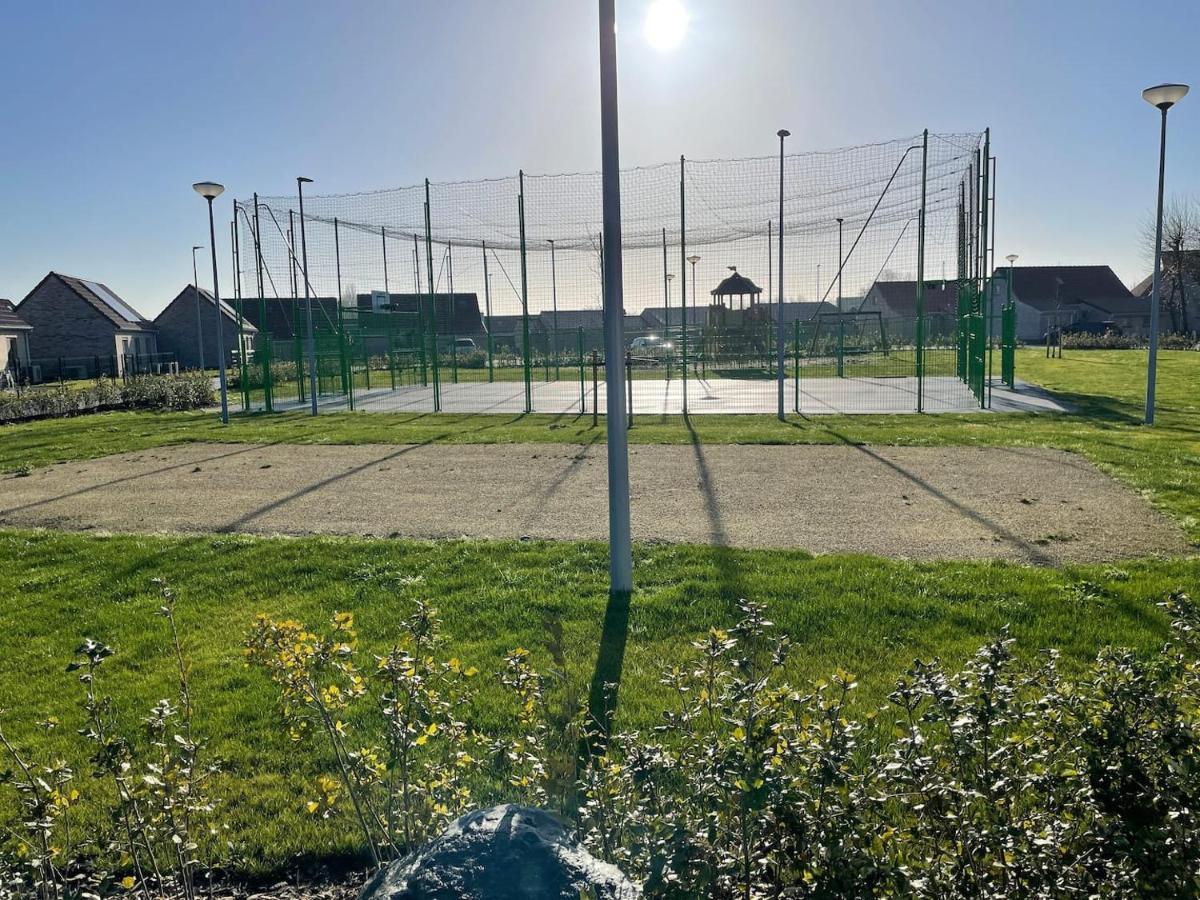 Gezellig vakantiehuisje -4p- met tuin en parking Koksijde Buitenkant foto